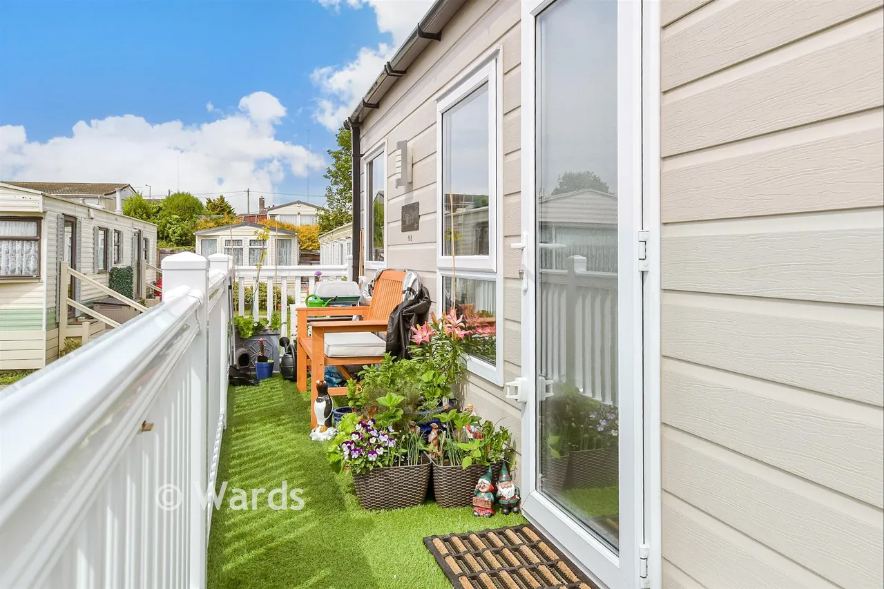 New Dover Road, Capel-Le-Ferne, CT18, photo 2