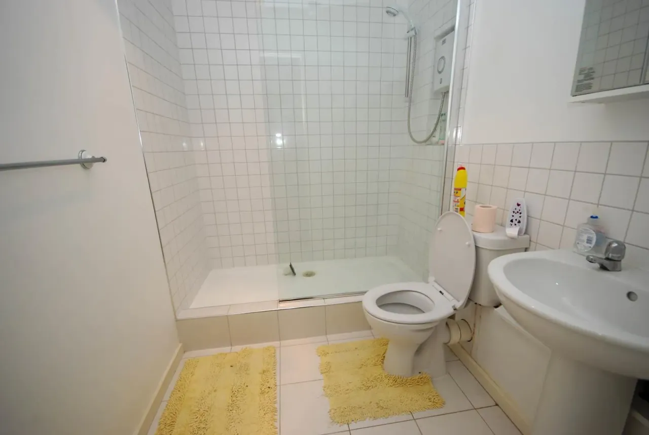 Low Street, SR1, photo 13