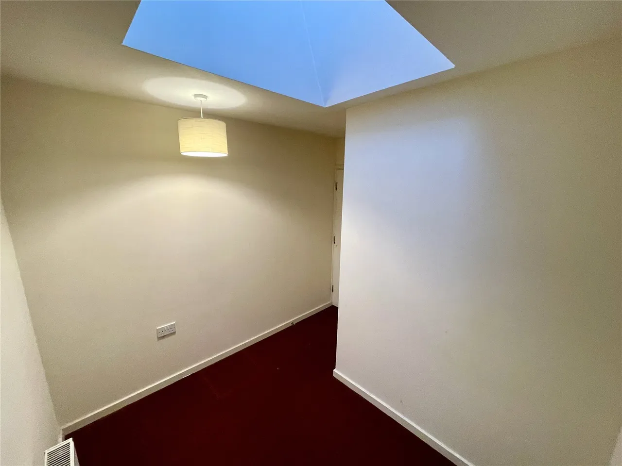 Caxton Court, Burton-on-Trent, DE14, photo 7
