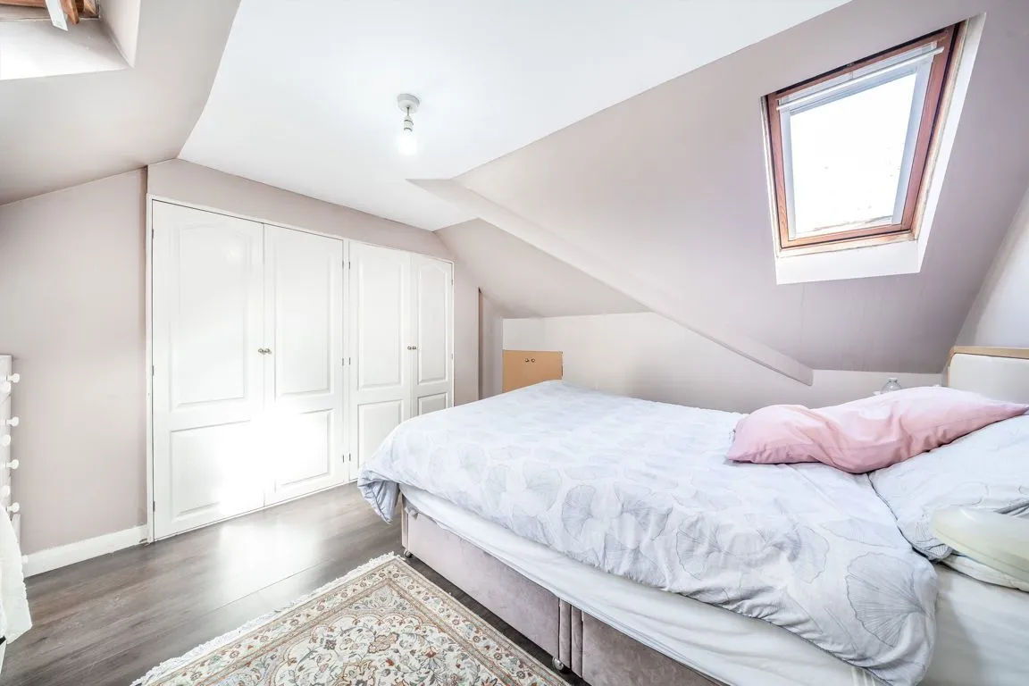 Waverley Avenue, TW2, photo 6