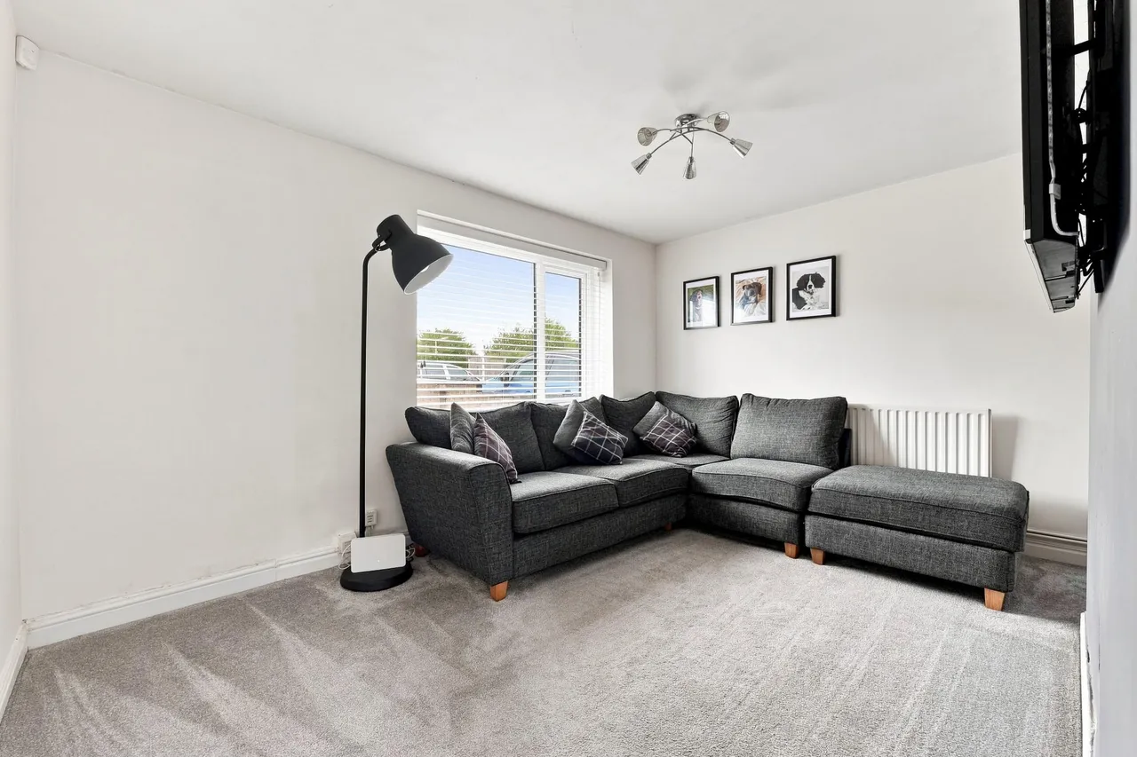 Ulrica Drive, Thurcroft, S66, photo 4