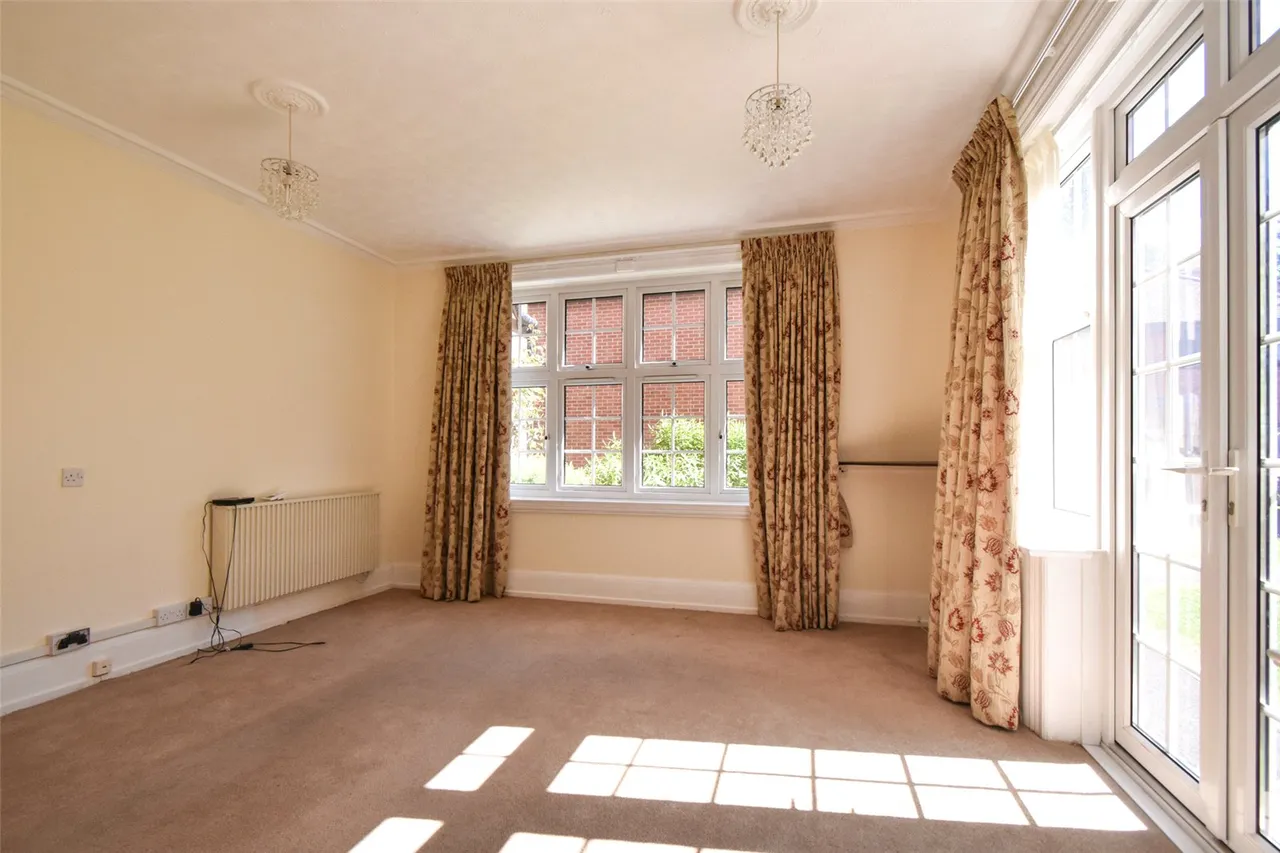 Berry Court, Hook, Hampshire, RG27 9JZ, photo 5