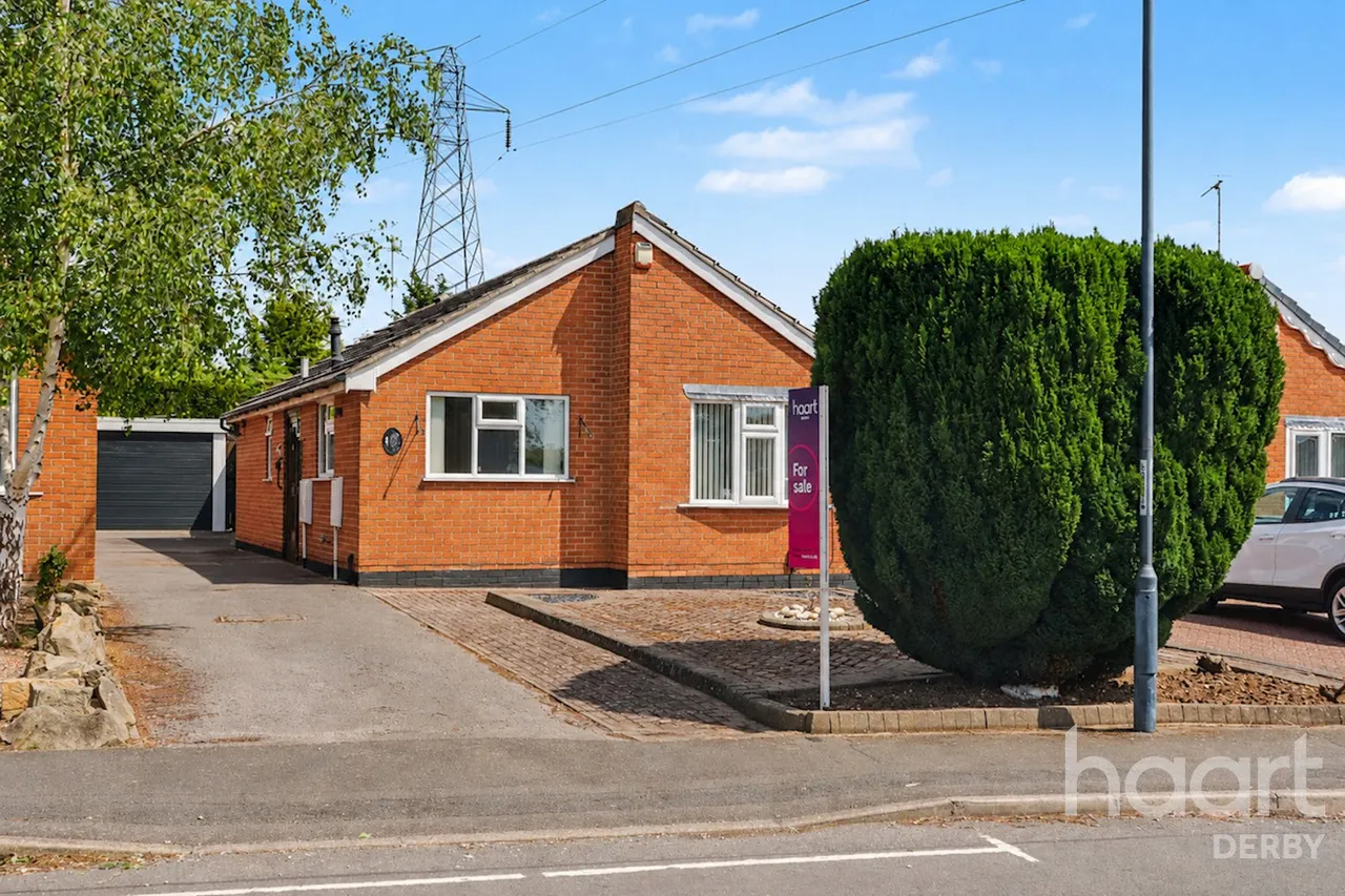 2 bed house for sale, Queensferry Gardens, Shelton Lock, DE24