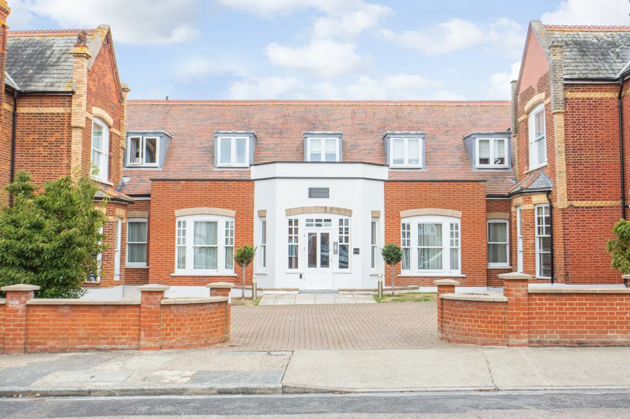 2 bed flat for sale, Graystone Road, Whitstable, CT5