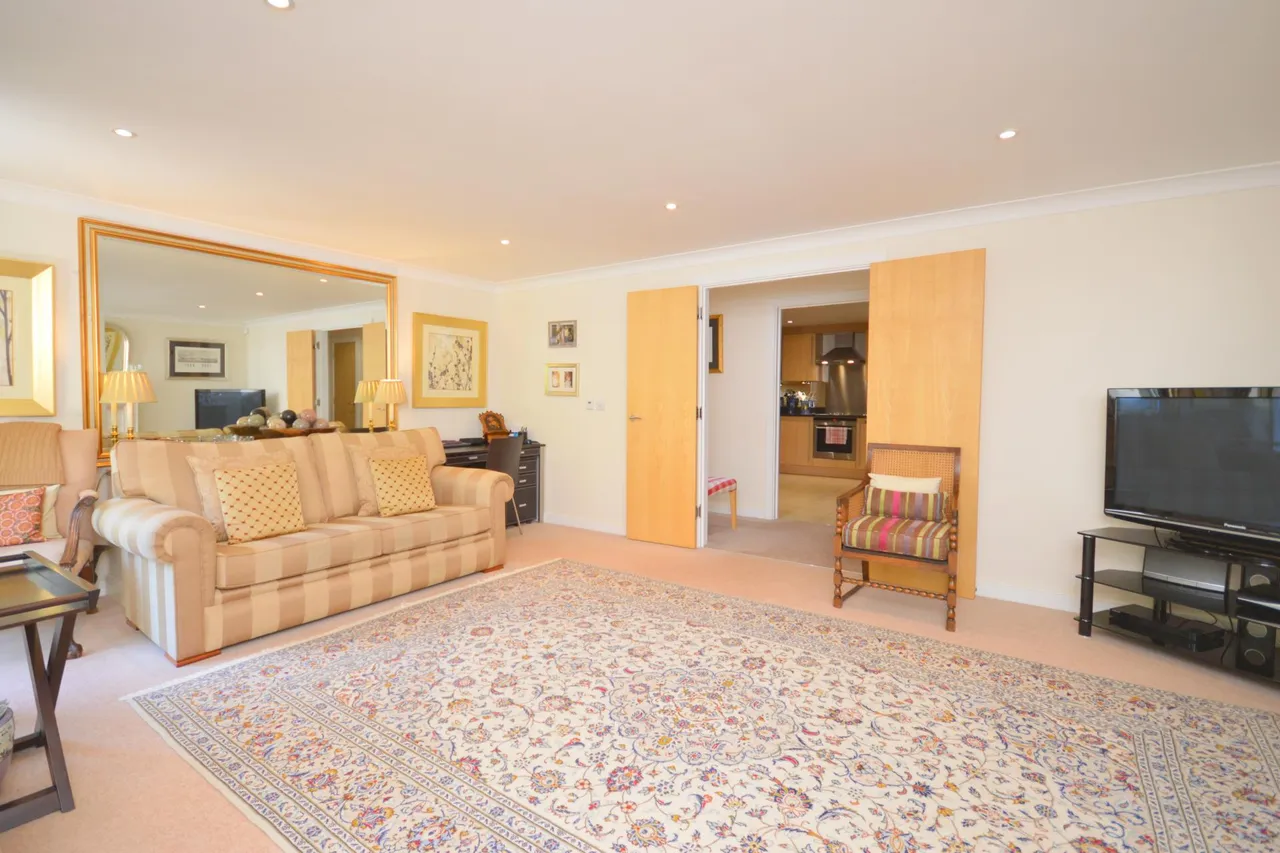 Stanacre Court, Kingswood, KT20, photo 6