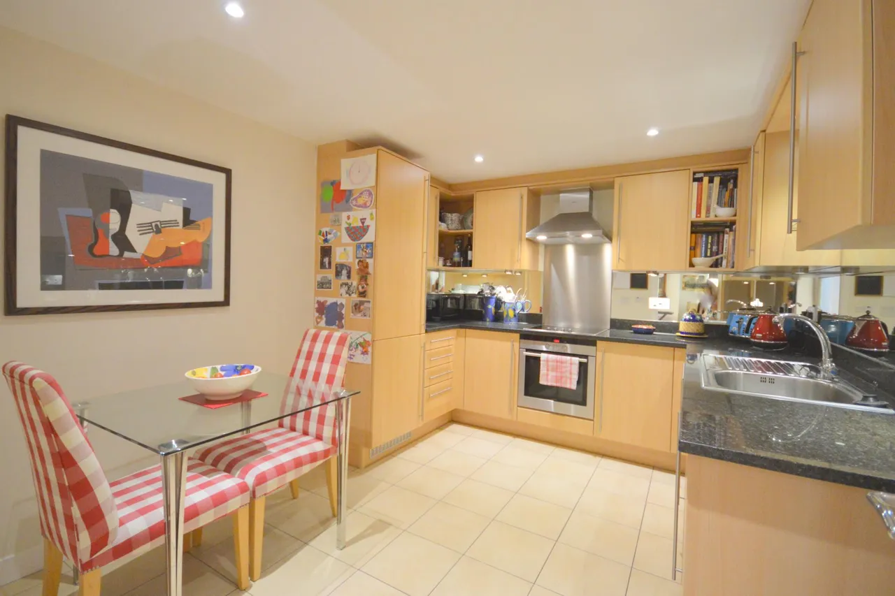 Stanacre Court, Kingswood, KT20, photo 9
