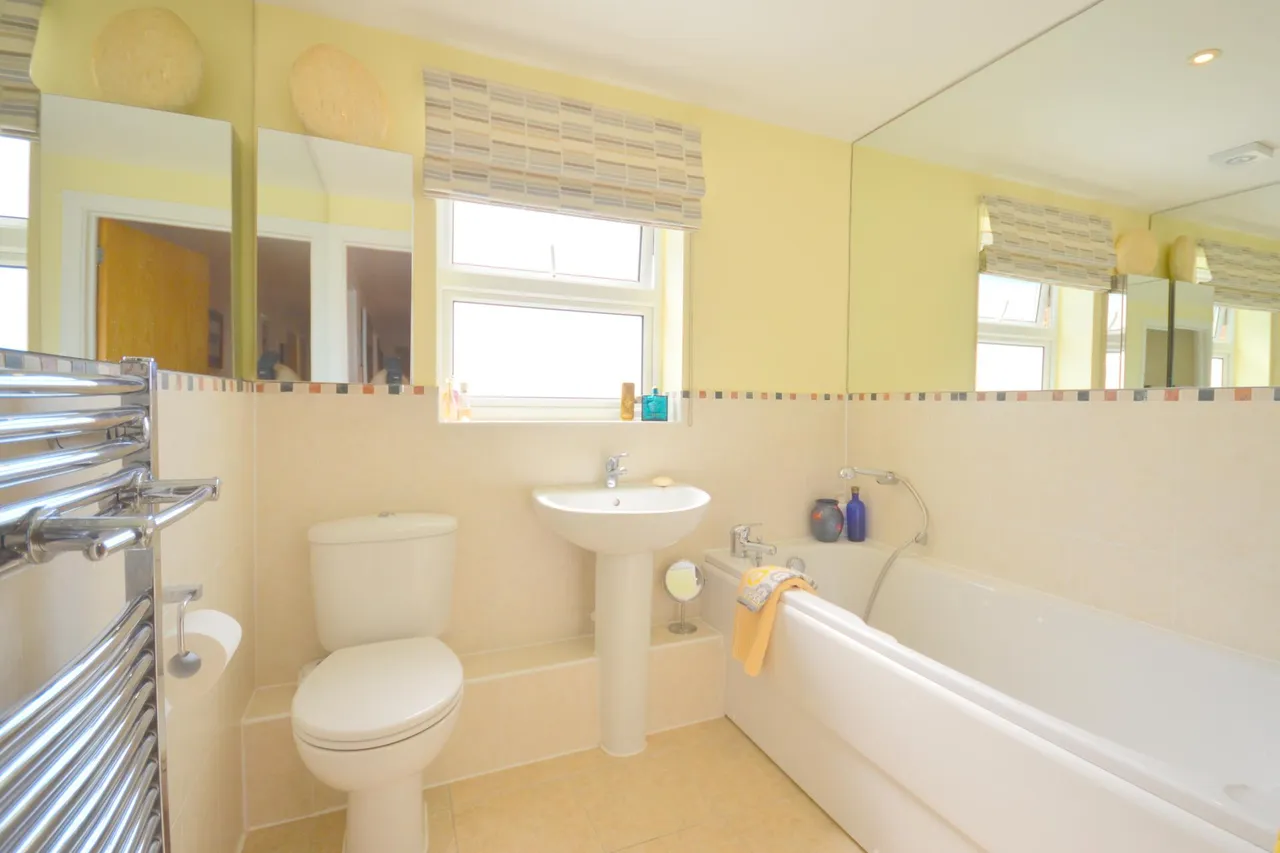 Stanacre Court, Kingswood, KT20, photo 16