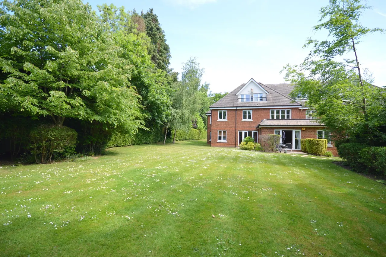 Stanacre Court, Kingswood, KT20, photo 18