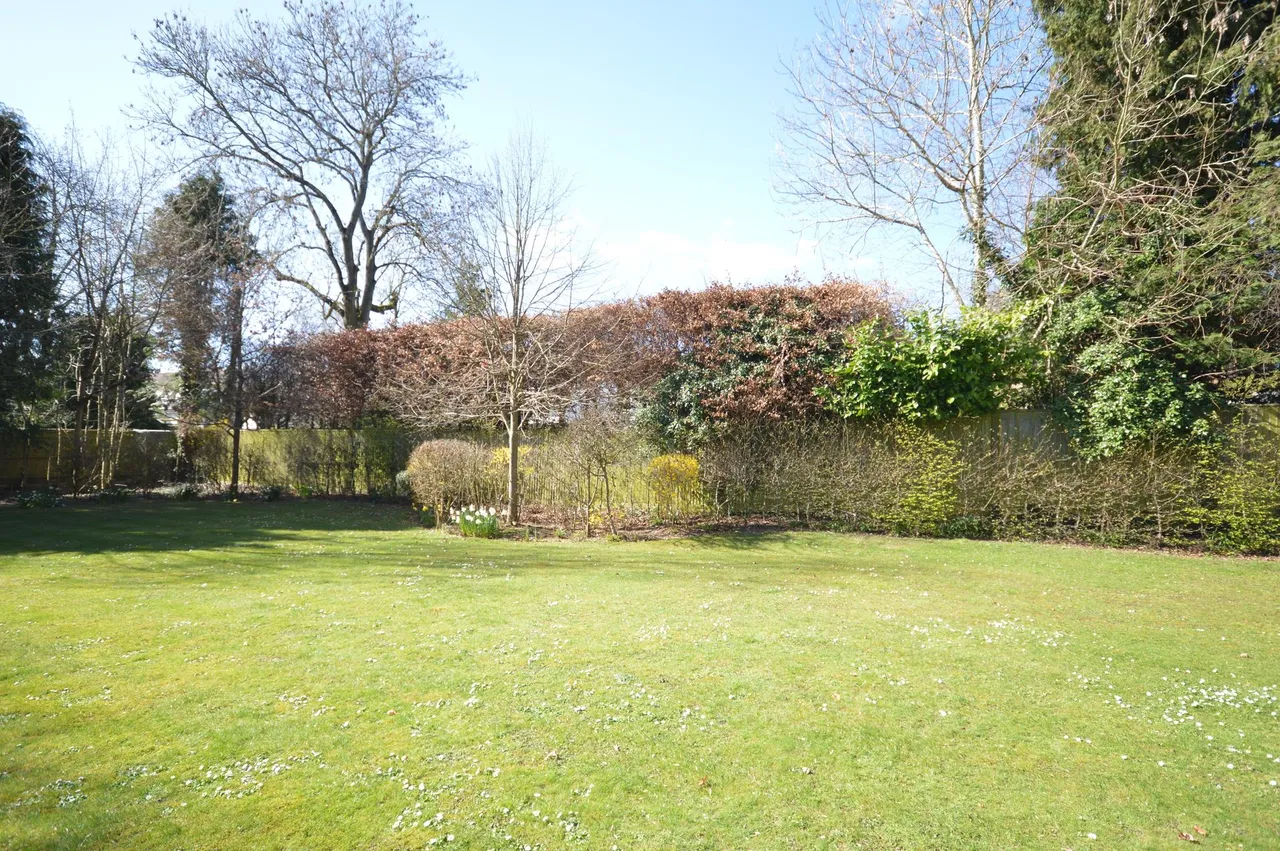 Stanacre Court, Kingswood, KT20, photo 17