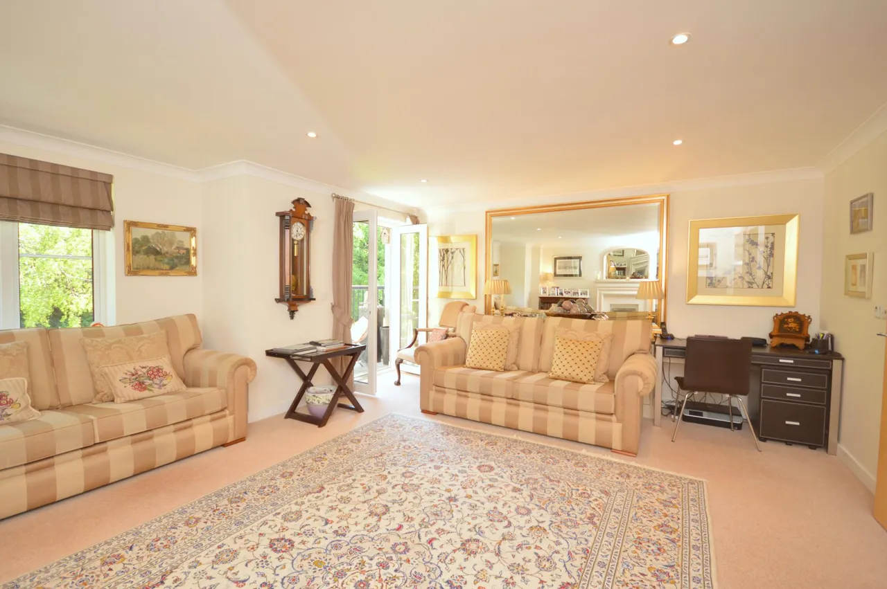 Stanacre Court, Kingswood, KT20, photo 5