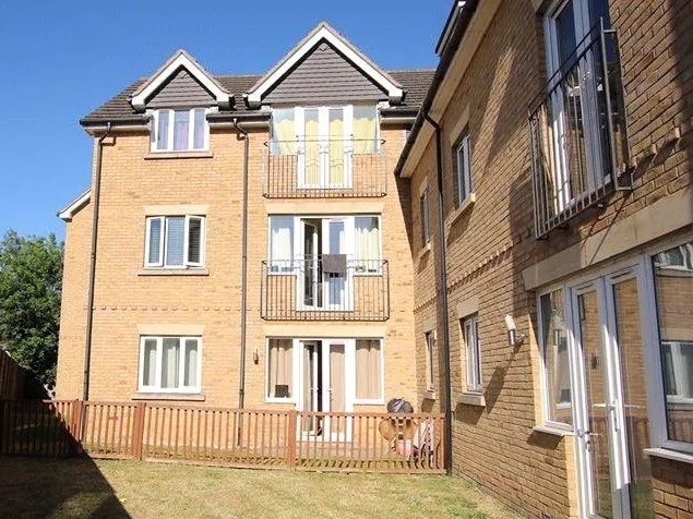 Ronmarsh Place, Waltham Cross, EN8, photo 2