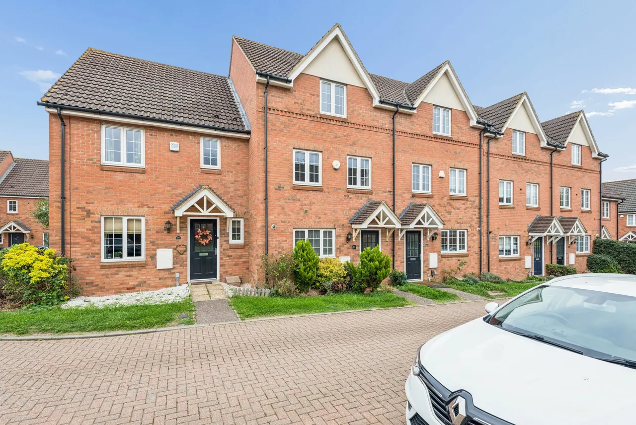 3 bed property for sale, Brick Kiln Road, Stevenage, SG1