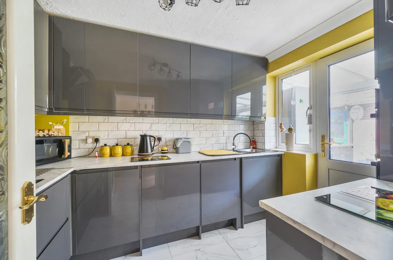 The Leas, Rustington, BN16, photo 2