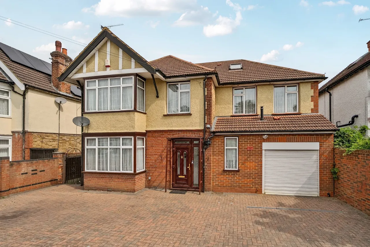 5 bed langley road, langley, berkshire,sl3 for sale, Langley Road, Langley, SL3