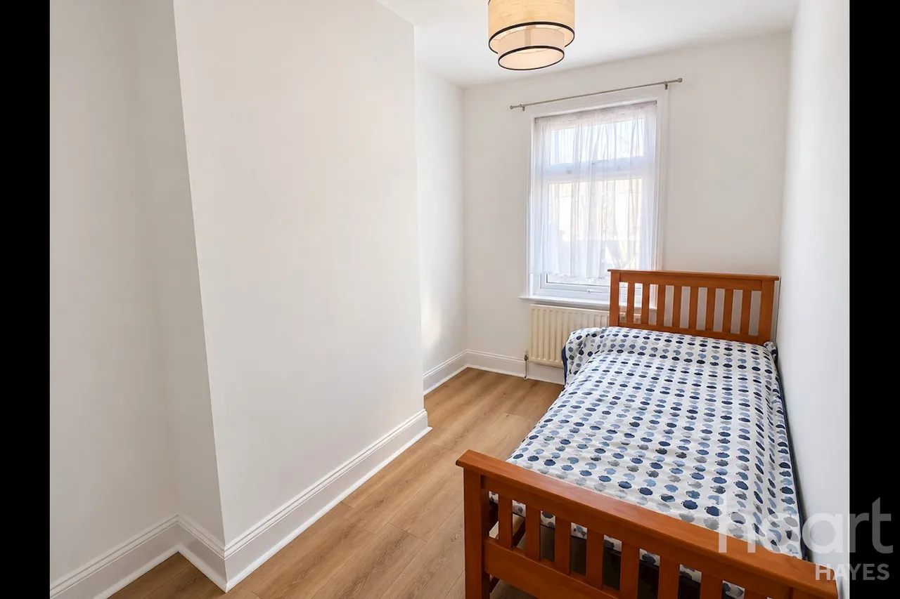 Brickfield Lane, UB3, photo 3