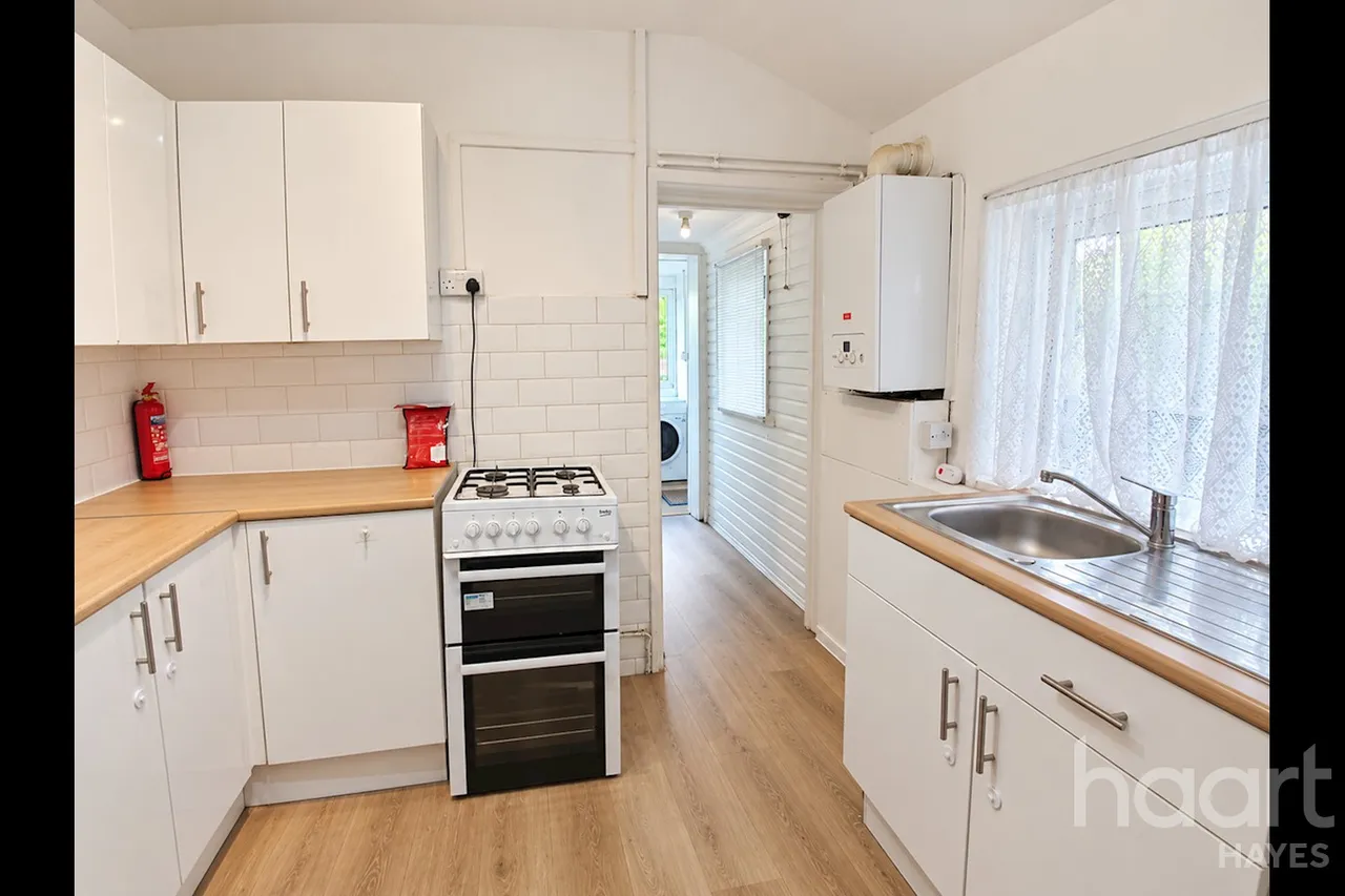 Brickfield Lane, UB3, photo 7
