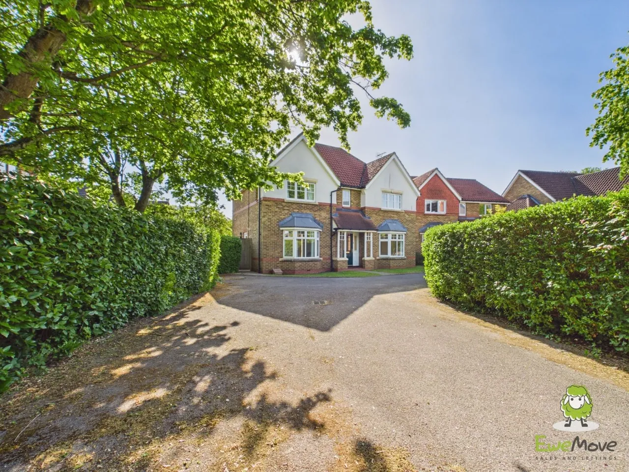 4 bed house for sale, Wallis Drive, Bramley, RG26