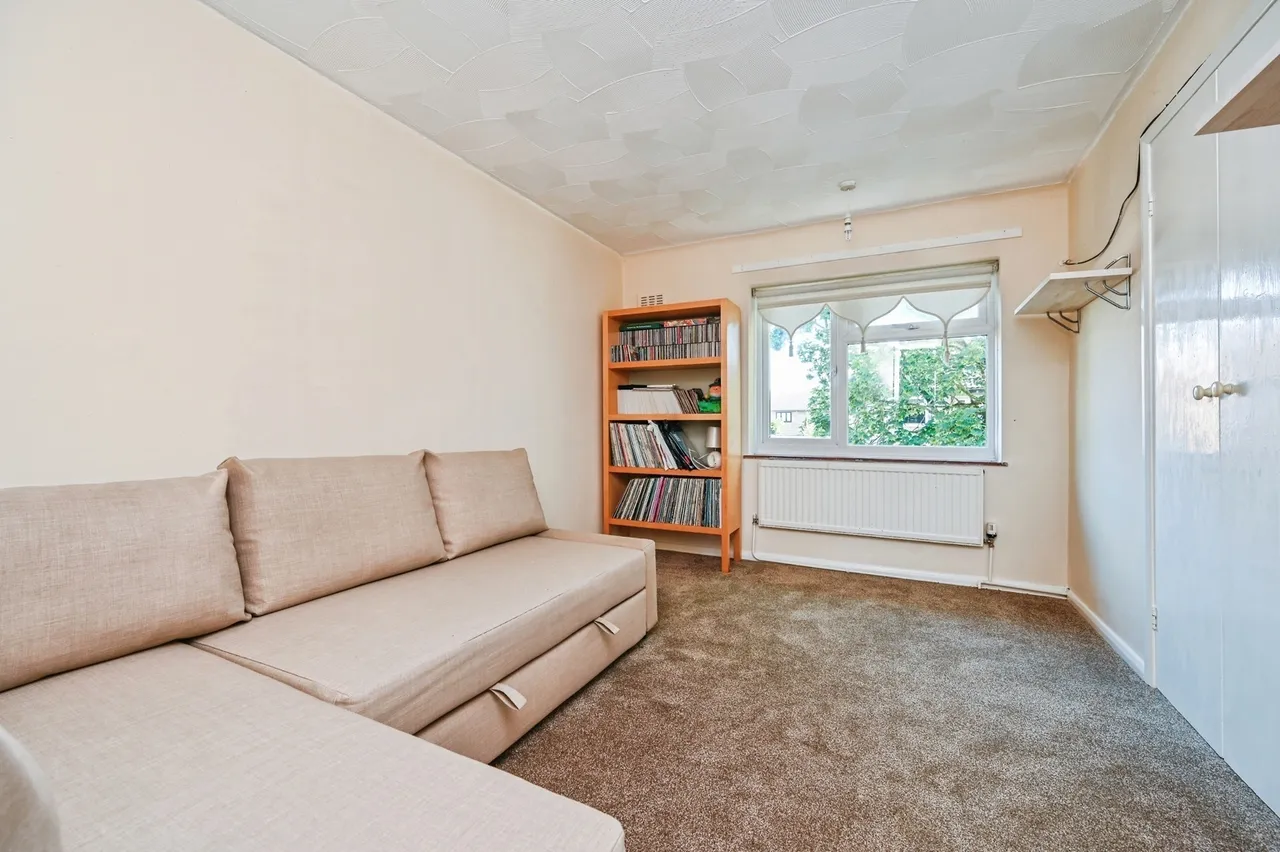 Chindit Close, Formby, L37, photo 9