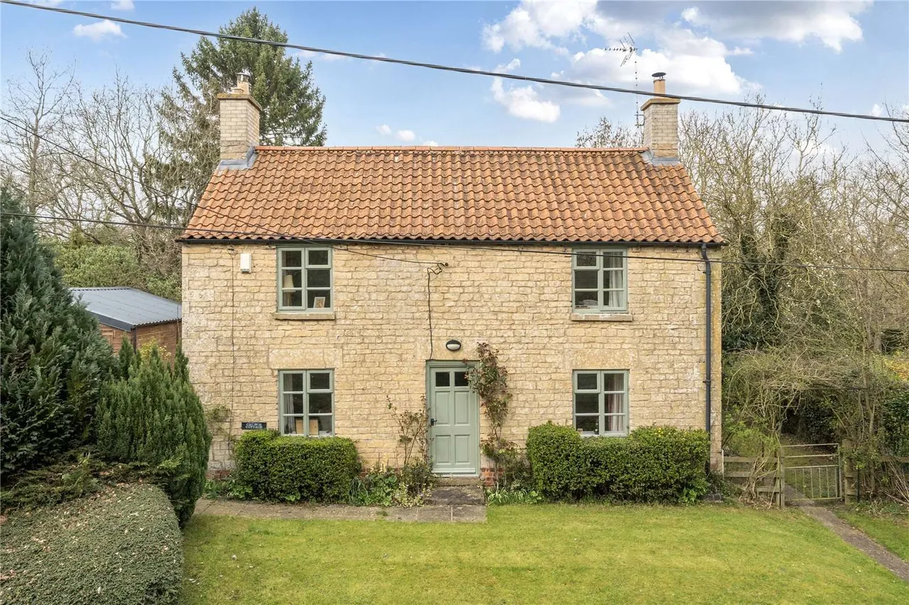 3 bed house for sale — Lower Bitchfield, Grantham, Lincolnshire, NG33 4DZ