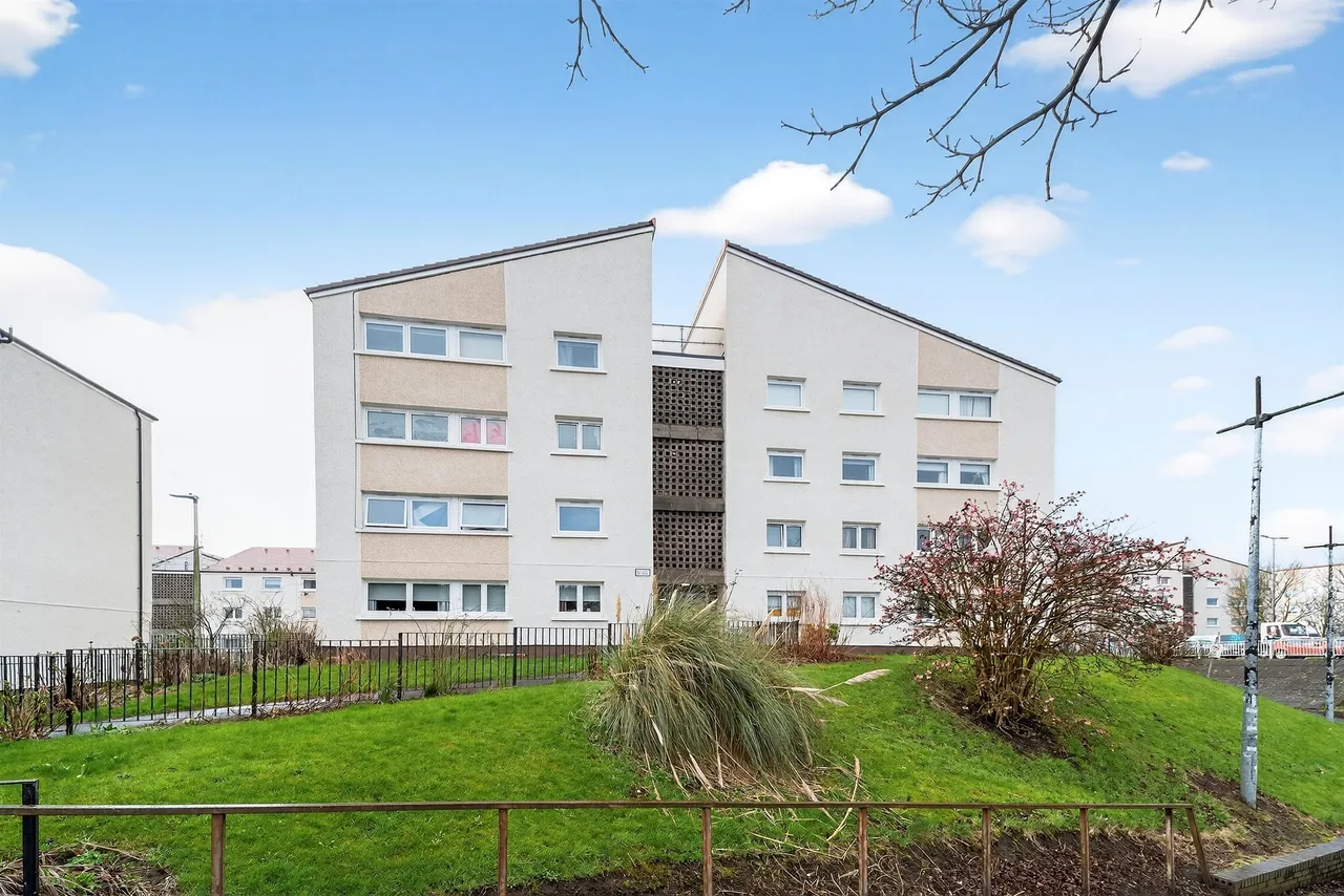 3 bed flat for sale, Mill Court, Rutherglen, G73