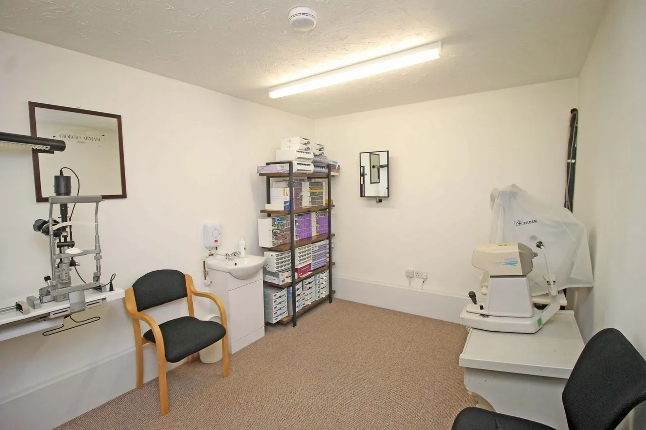 High Street, Holt, NR25, photo 7