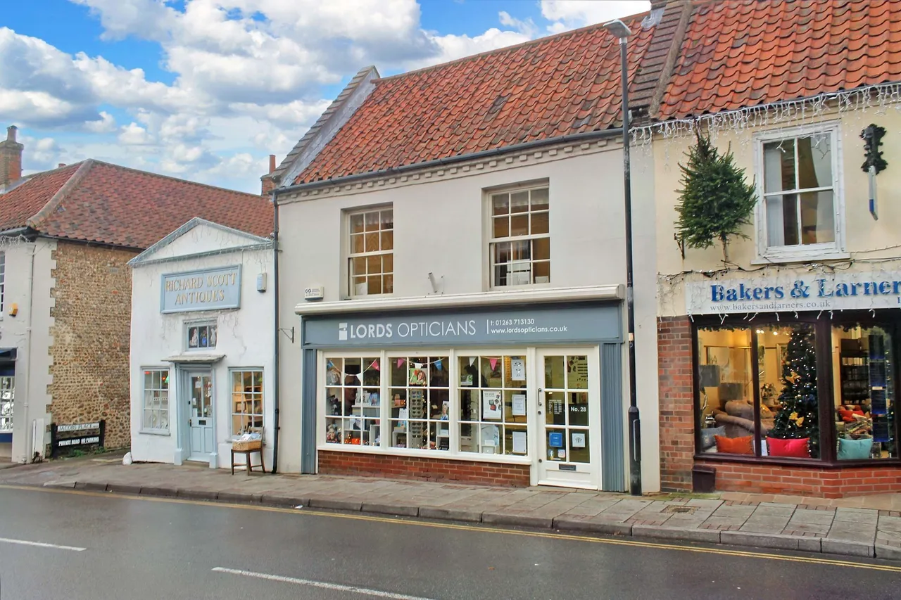 1 bed retail for sale, High Street, Holt, NR25