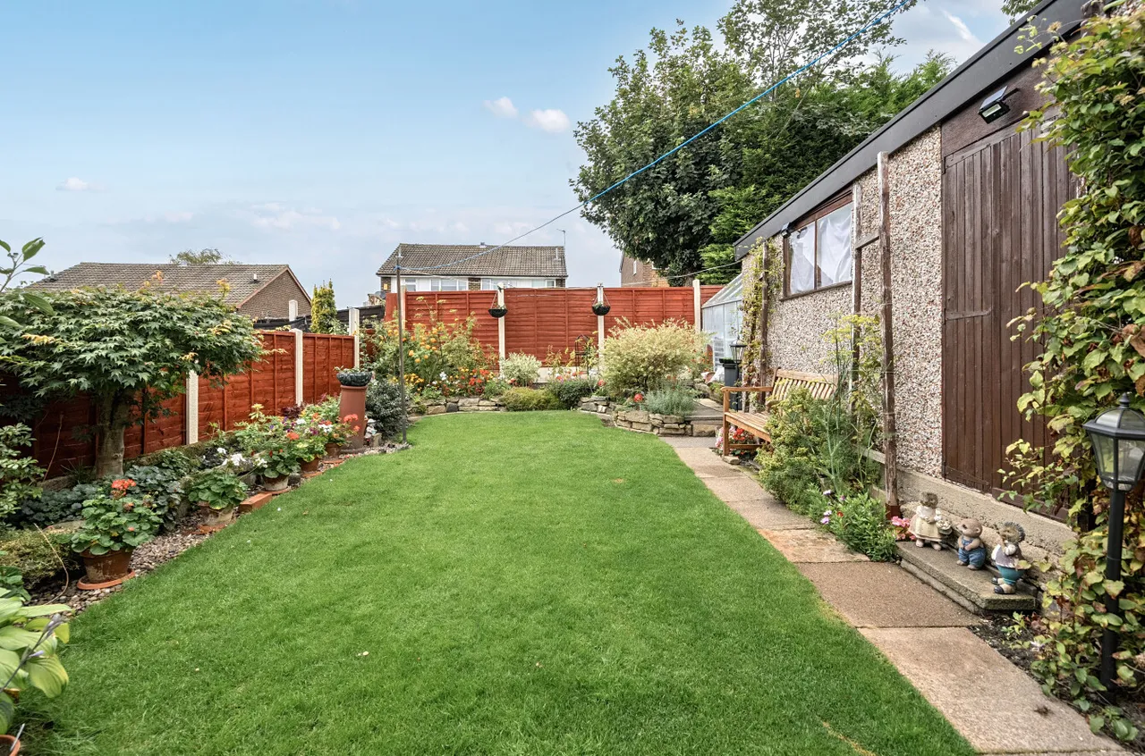 Woodhill Gardens, Cookridge, LS16, photo 12
