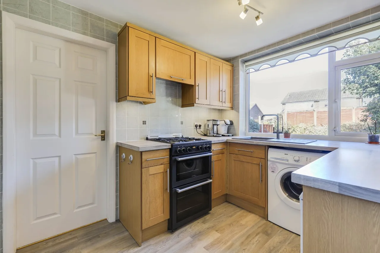 Woodhill Gardens, Cookridge, LS16, photo 5