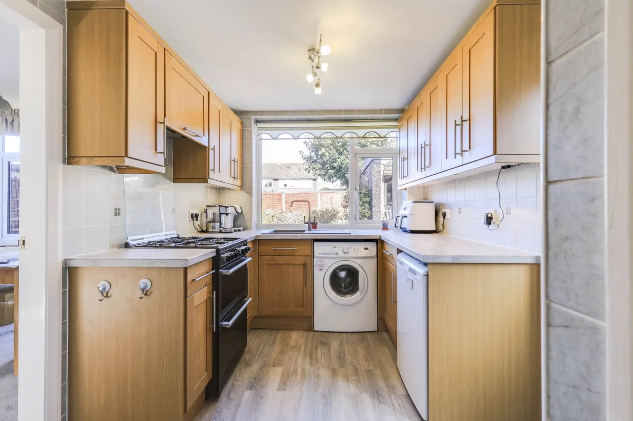 Woodhill Gardens, Cookridge, LS16, photo 6