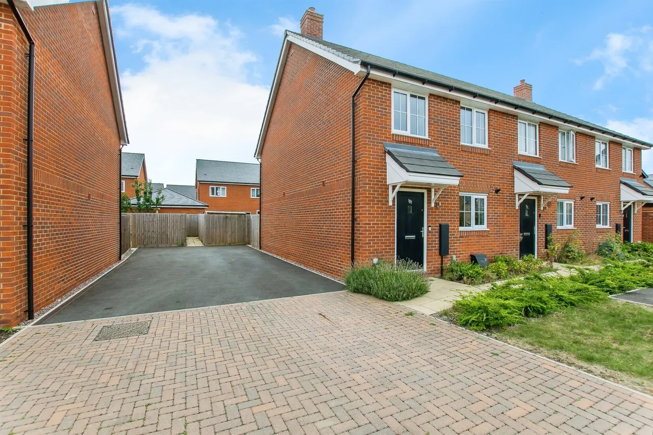Banbury Drive, Hampton Water, Peterborough, photo 2