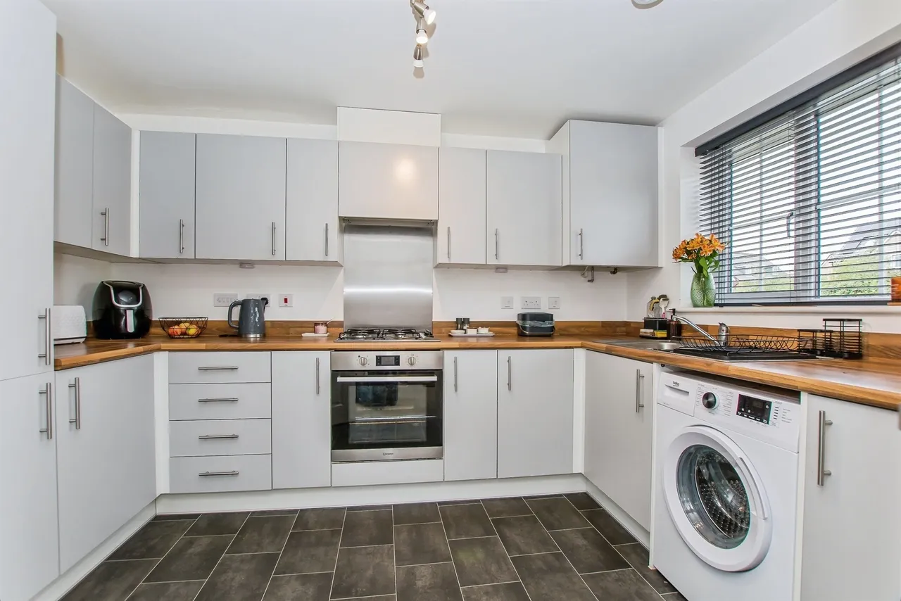 Banbury Drive, Hampton Water, Peterborough, photo 5