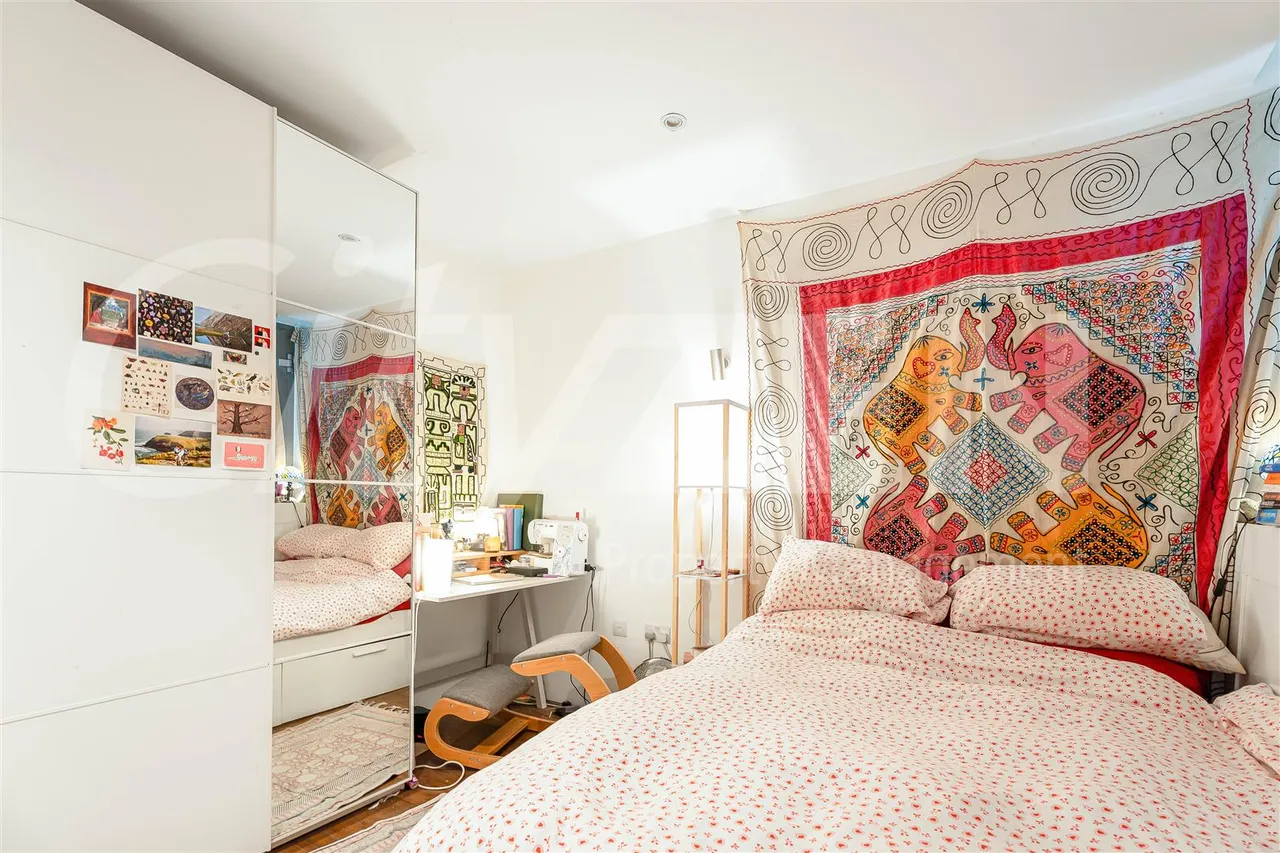 Plumbers Row, London, E1, photo 17