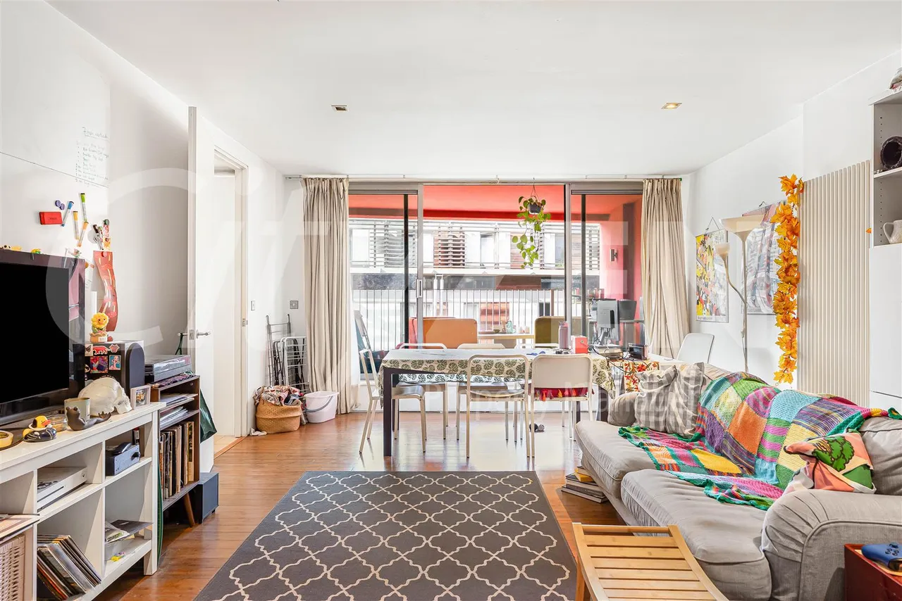 3 bed flat to rent, Plumbers Row, London, E1