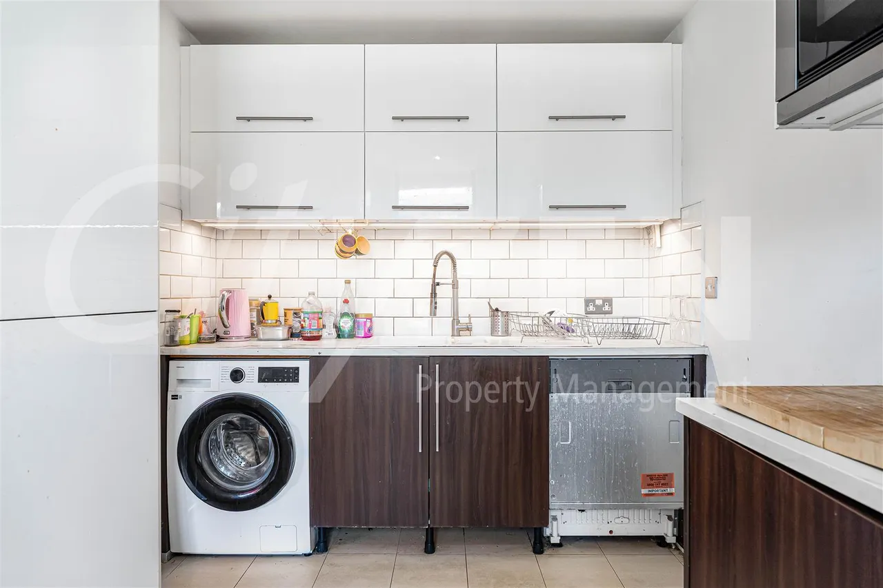 Plumbers Row, London, E1, photo 15
