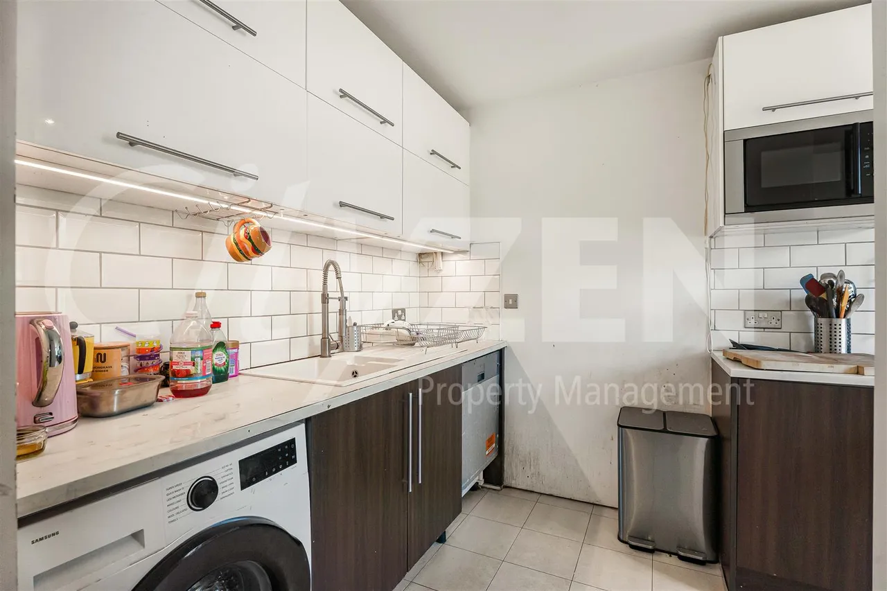 Plumbers Row, London, E1, photo 2