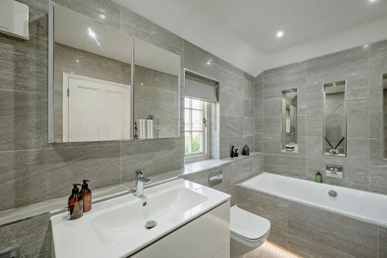 Station Road, Felsted, CM6, photo 13