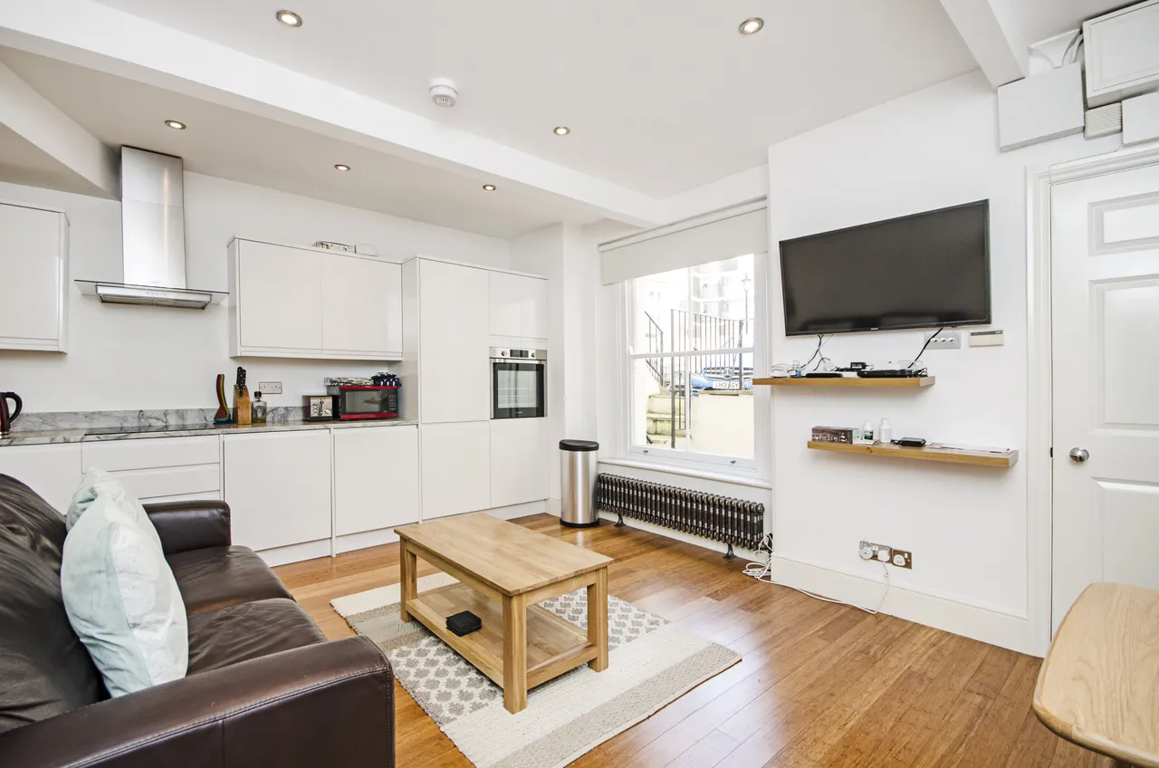 Flat 1, 41 Belgrave Gardens, London, photo 2