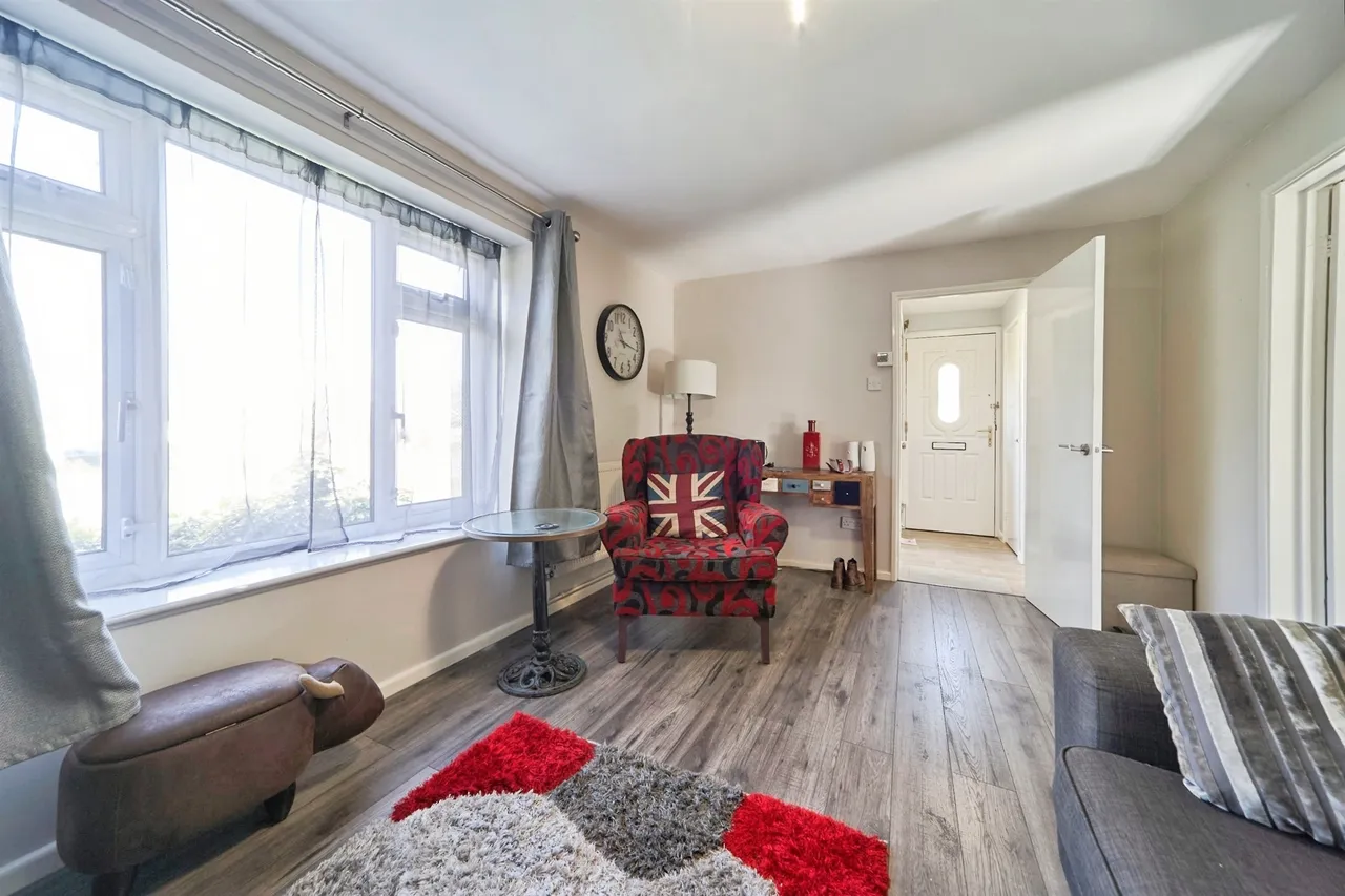 Raywood Close, Yeadon, LS19, photo 7