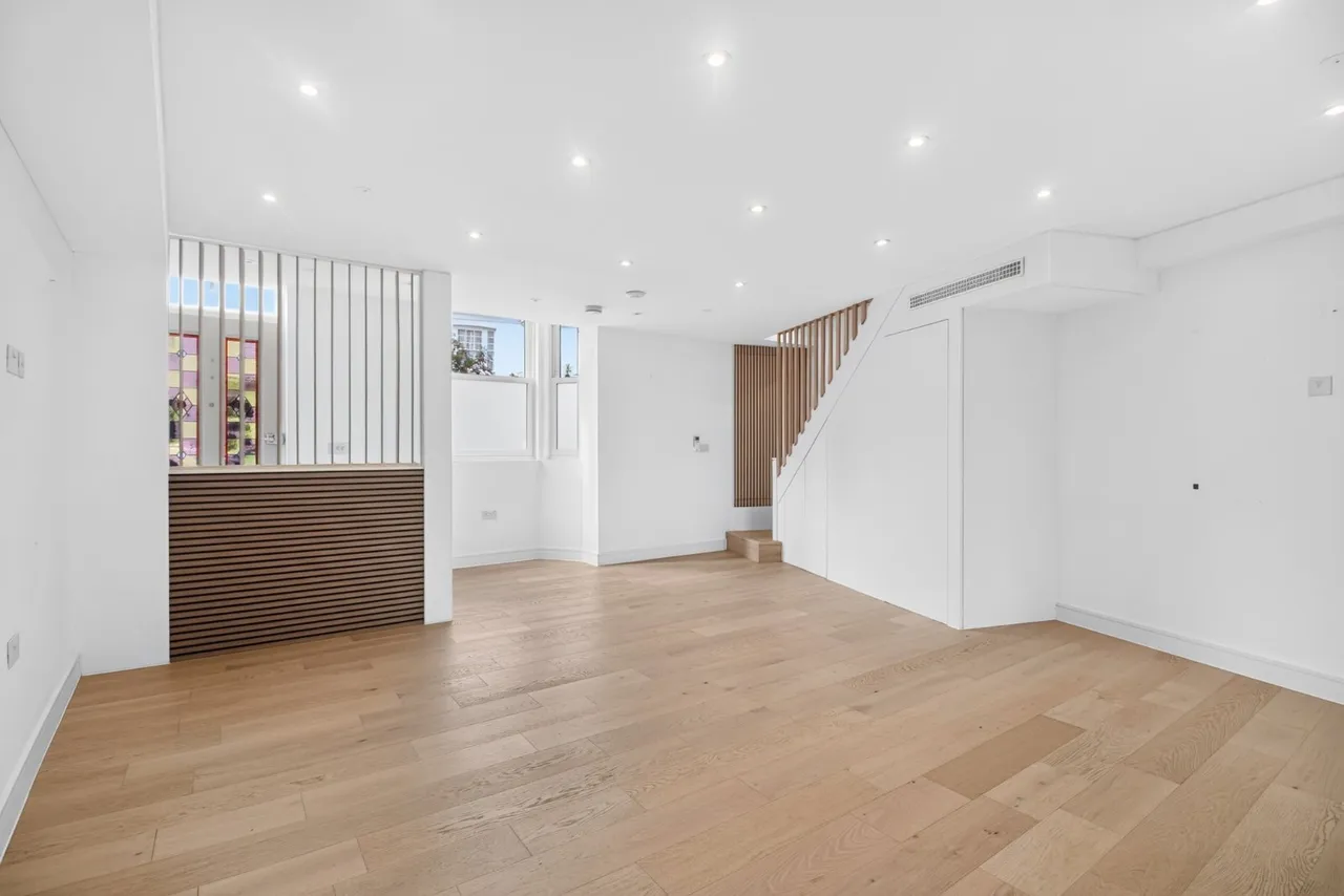 Jephtha Road, London, SW18, photo 2