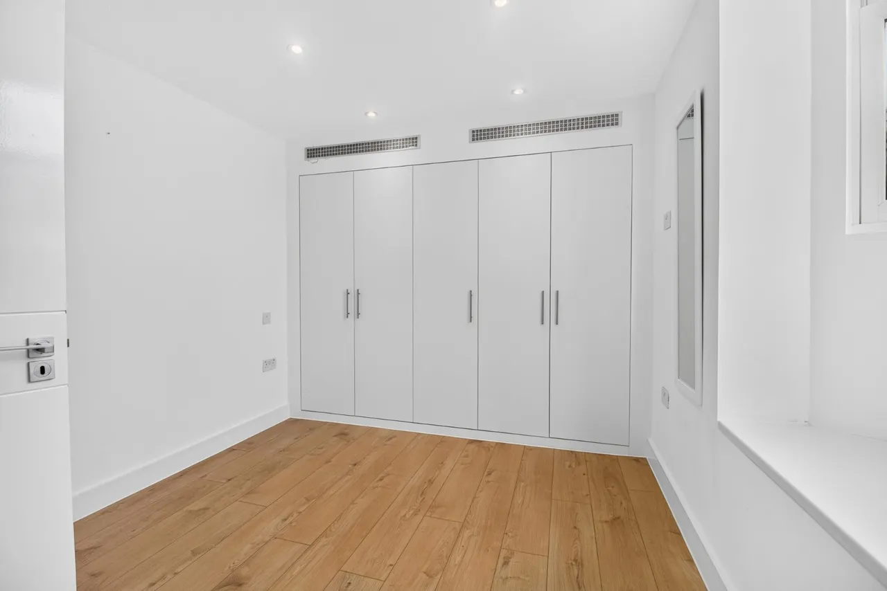Jephtha Road, London, SW18, photo 4