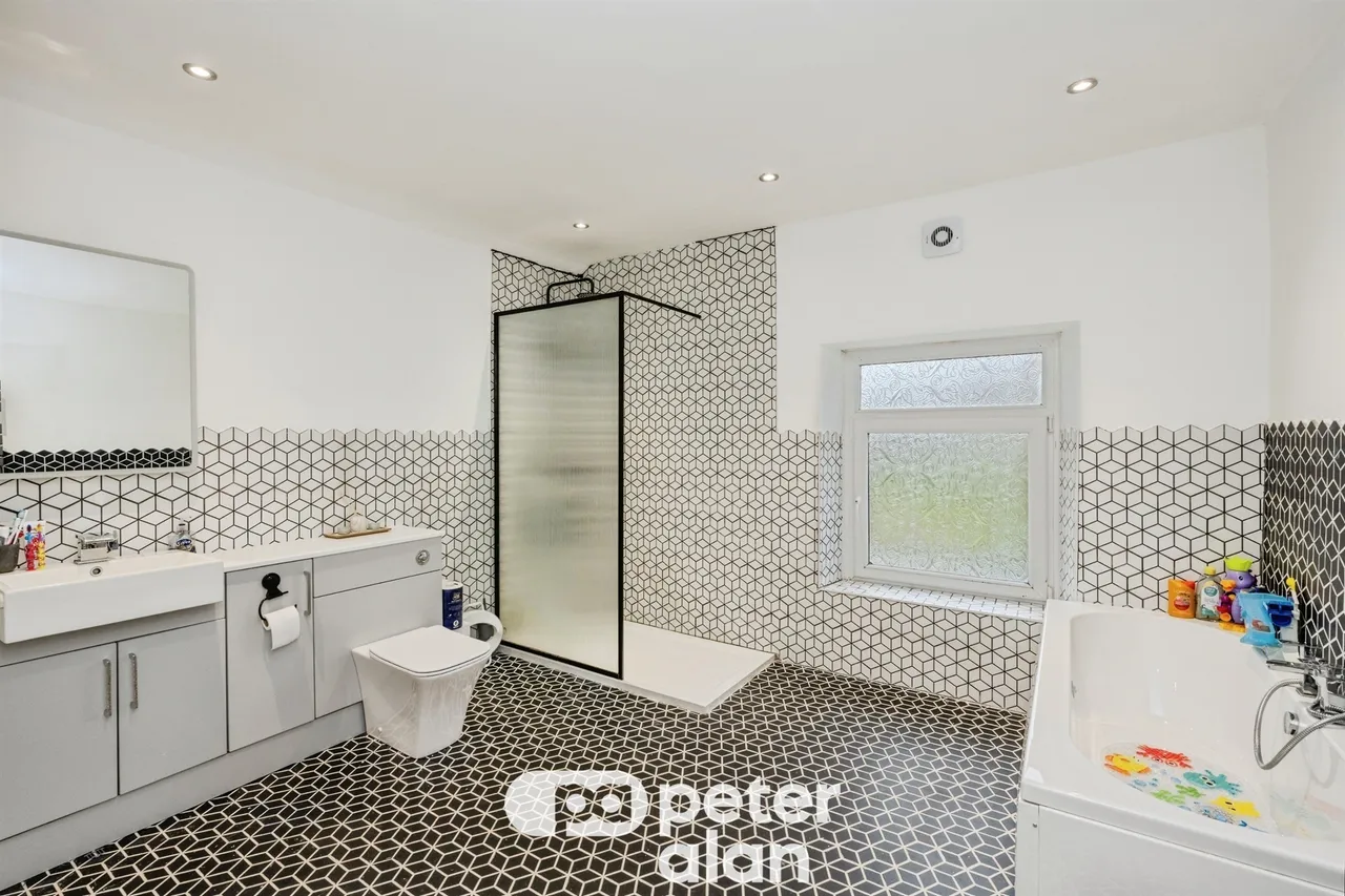 Treharne Road, Maesteg, CF34, photo 2