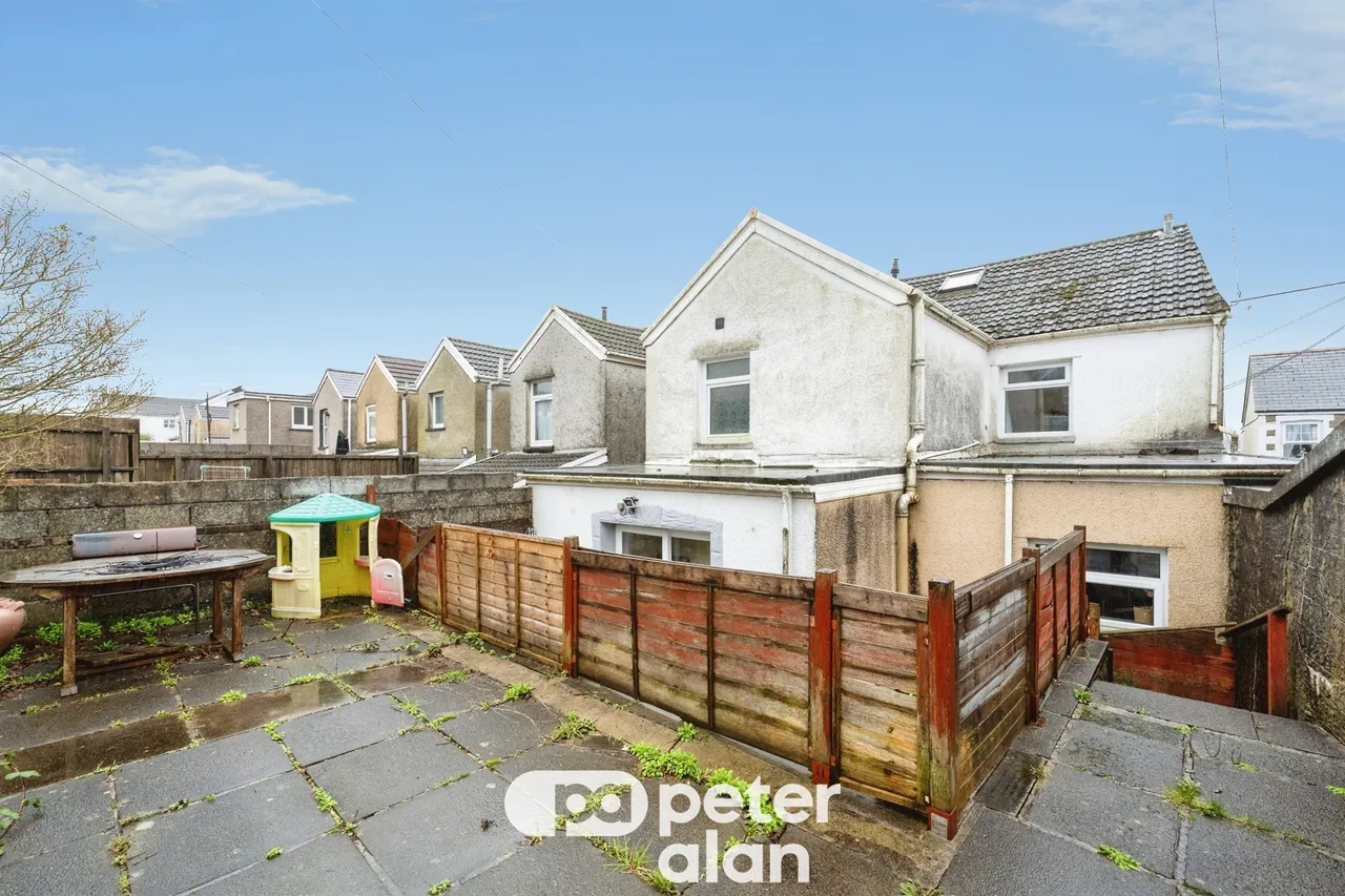 Treharne Road, Maesteg, CF34, photo 16