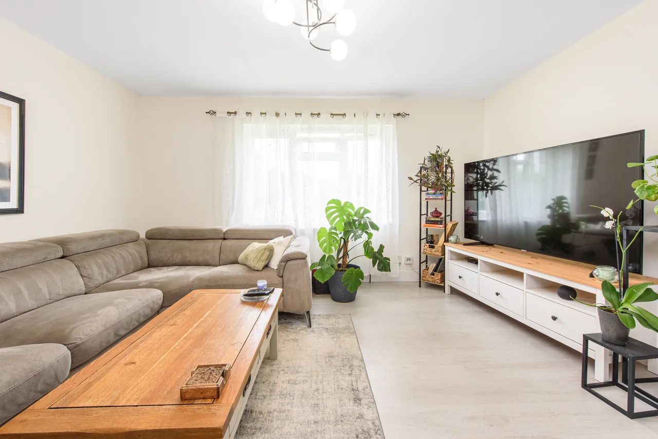 2 bed flat for sale, London, N11