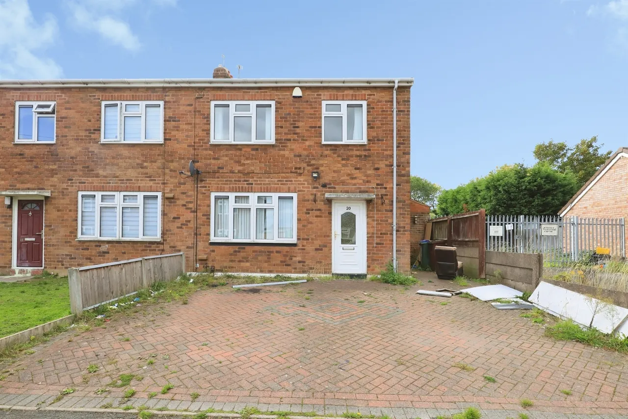 3 bed house for sale, Princess Anne Road, Bilston, WV14