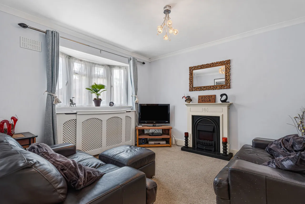 Crown Street, Egham, TW20, photo 5