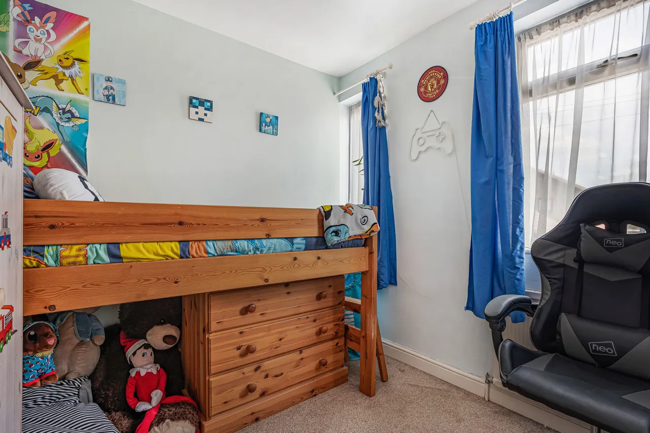 Crown Street, Egham, TW20, photo 15