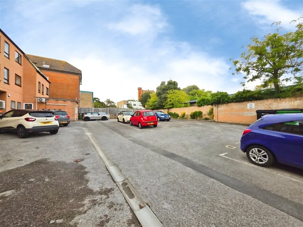 Station Road, New Milton, BH25, photo 5