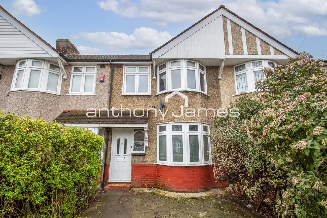 3 bed house to rent — Cumberland Avenue, Welling