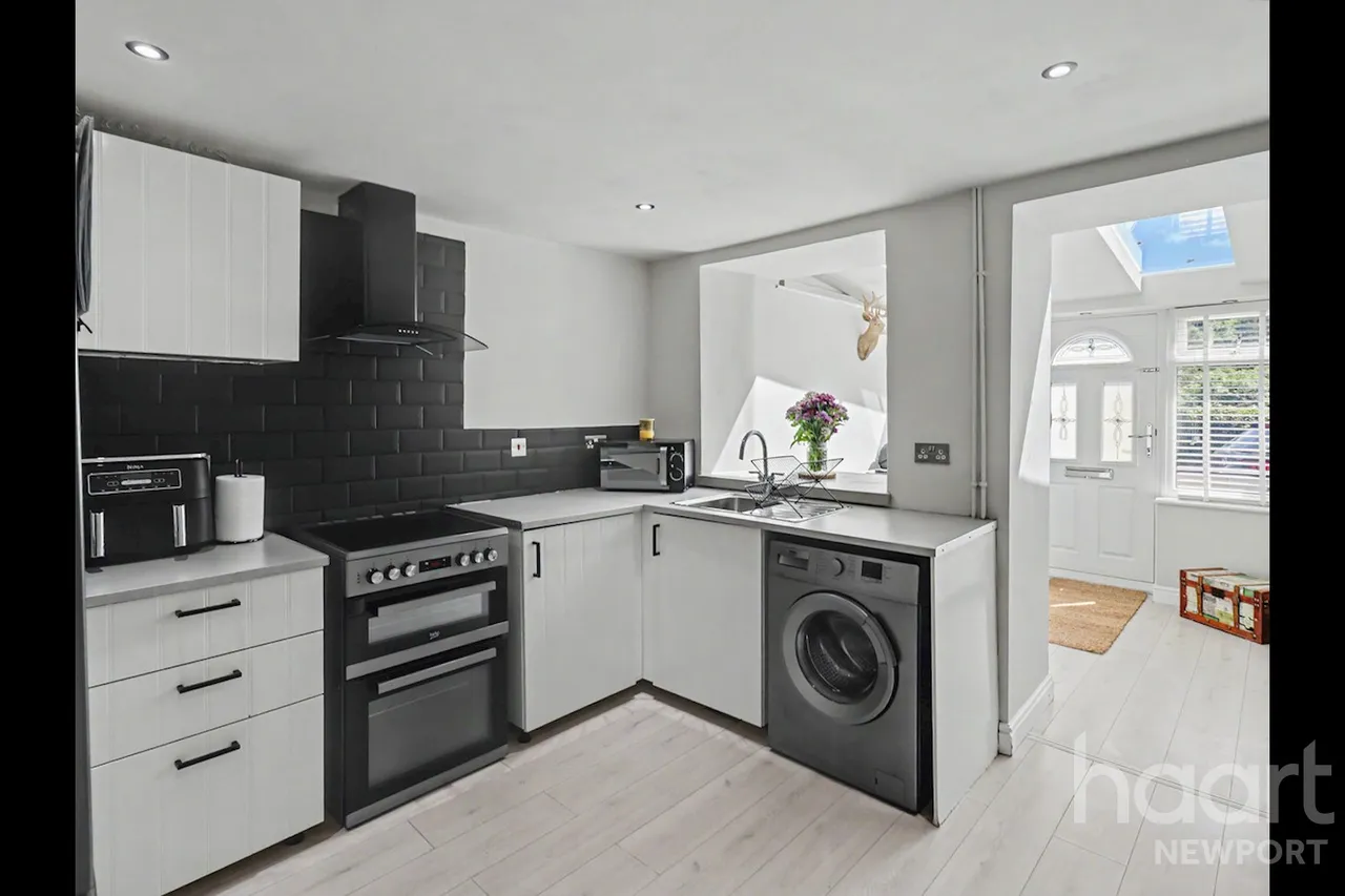 Gwyddon Road, Newport, NP11, photo 11