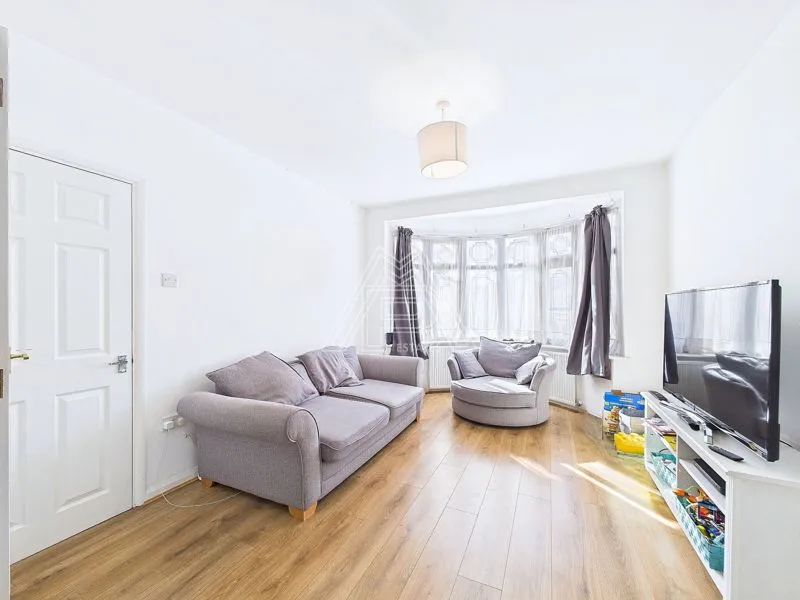 Lowlands Road, Aveley, RM15, photo 3